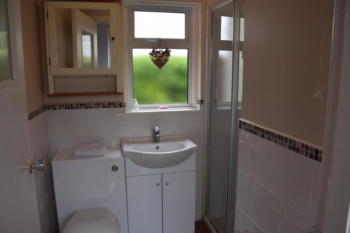 One Marine Place Port Bannatyne Room photo