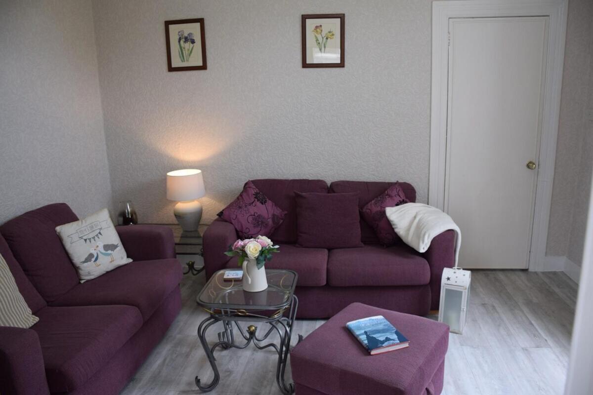 One Marine Place Port Bannatyne Room photo