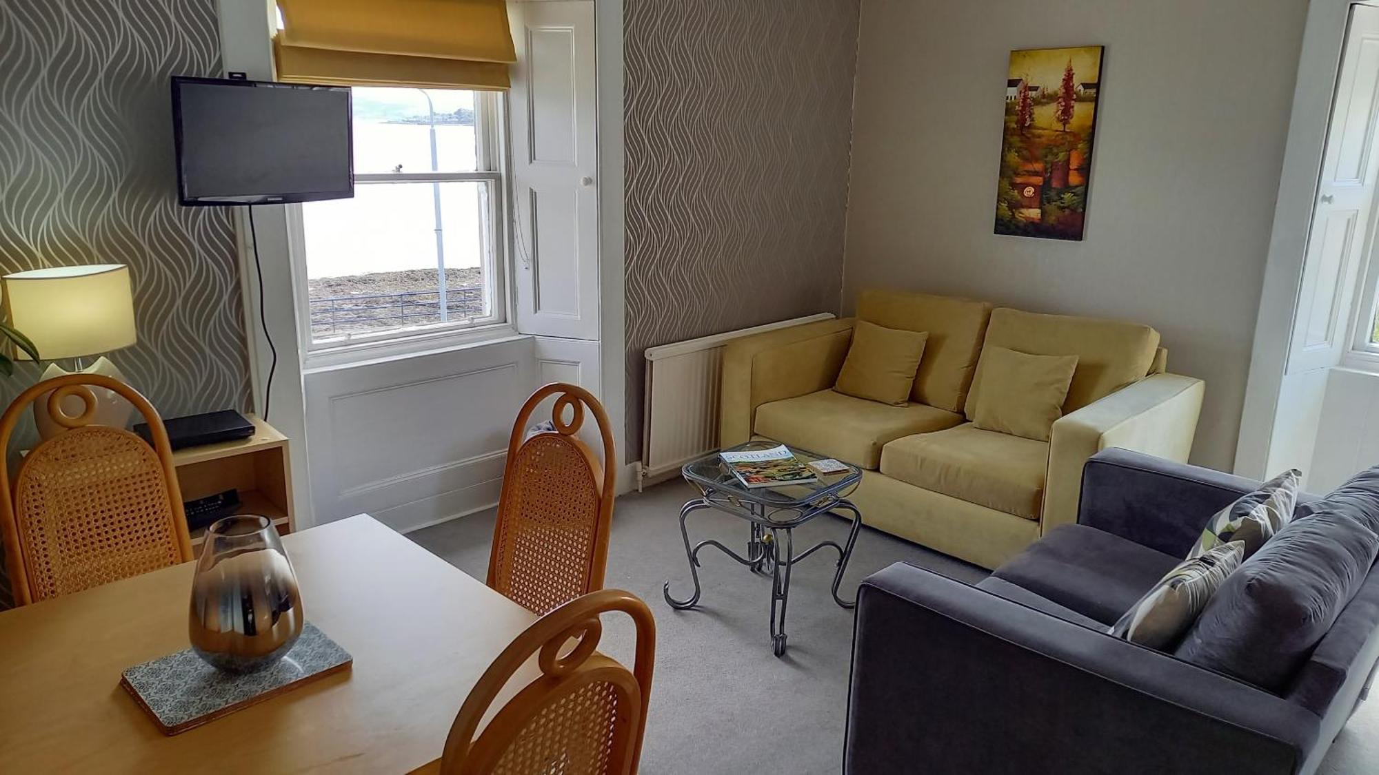 One Marine Place Apartment Port Bannatyne Room photo