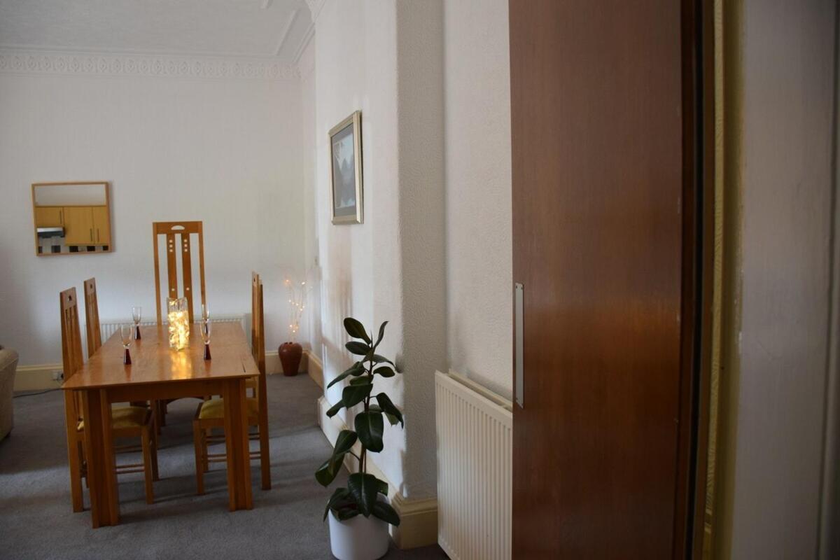 One Marine Place Port Bannatyne Room photo